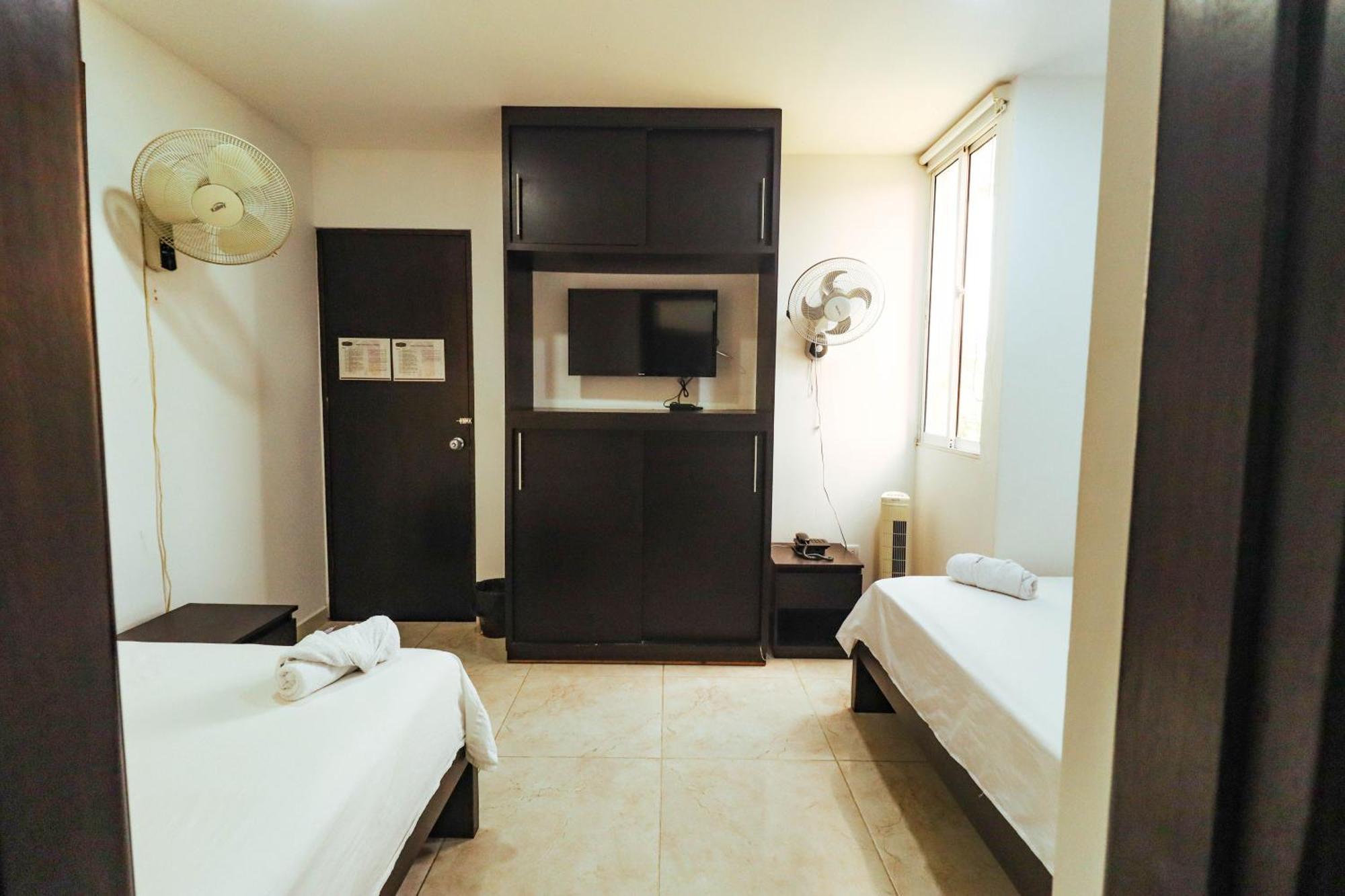 Hotel California Air Carepa Kamer foto